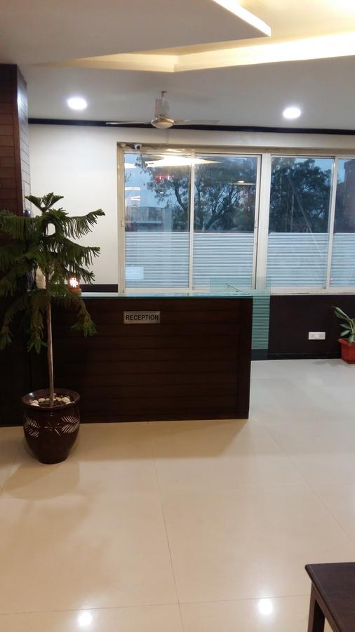 Wind Cross Hotel Kalka Luaran gambar