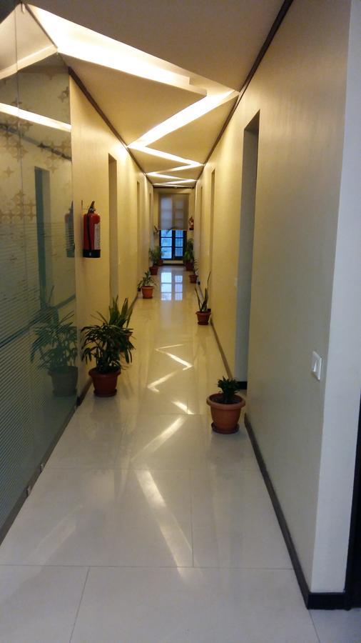 Wind Cross Hotel Kalka Luaran gambar